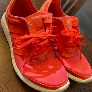 Men’s size 9 running shoe